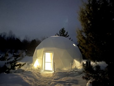 Cosmic Intimacy: Geodesic Dome Escape for Couples in a Dreamy Michigan Setting - glamping.directory