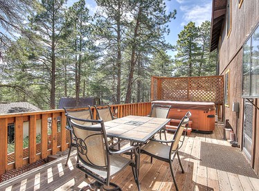 Luxury Hilltop Cabin Rental with Hot Tub Overlooking Forest in Flagstaff, Arizona - Flagstaff, Arizona - glamping.directory