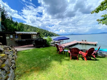 Dog Friendly Cabin on Lake Pend O'reille with Hot Tub and Lakefront Views, Perfect for a Family Retreat on the Lake - Sagle, Idaho - glamping.directory