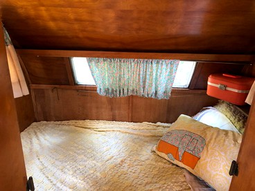 Retro Tennessee Glamping Getaway Ideal for a Vacation in Grandview - Grandview, Tennessee - glamping.directory
