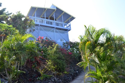 Idyllic Getaway with Ocean Views in Captain Cook, Hawaii - glamping.directory