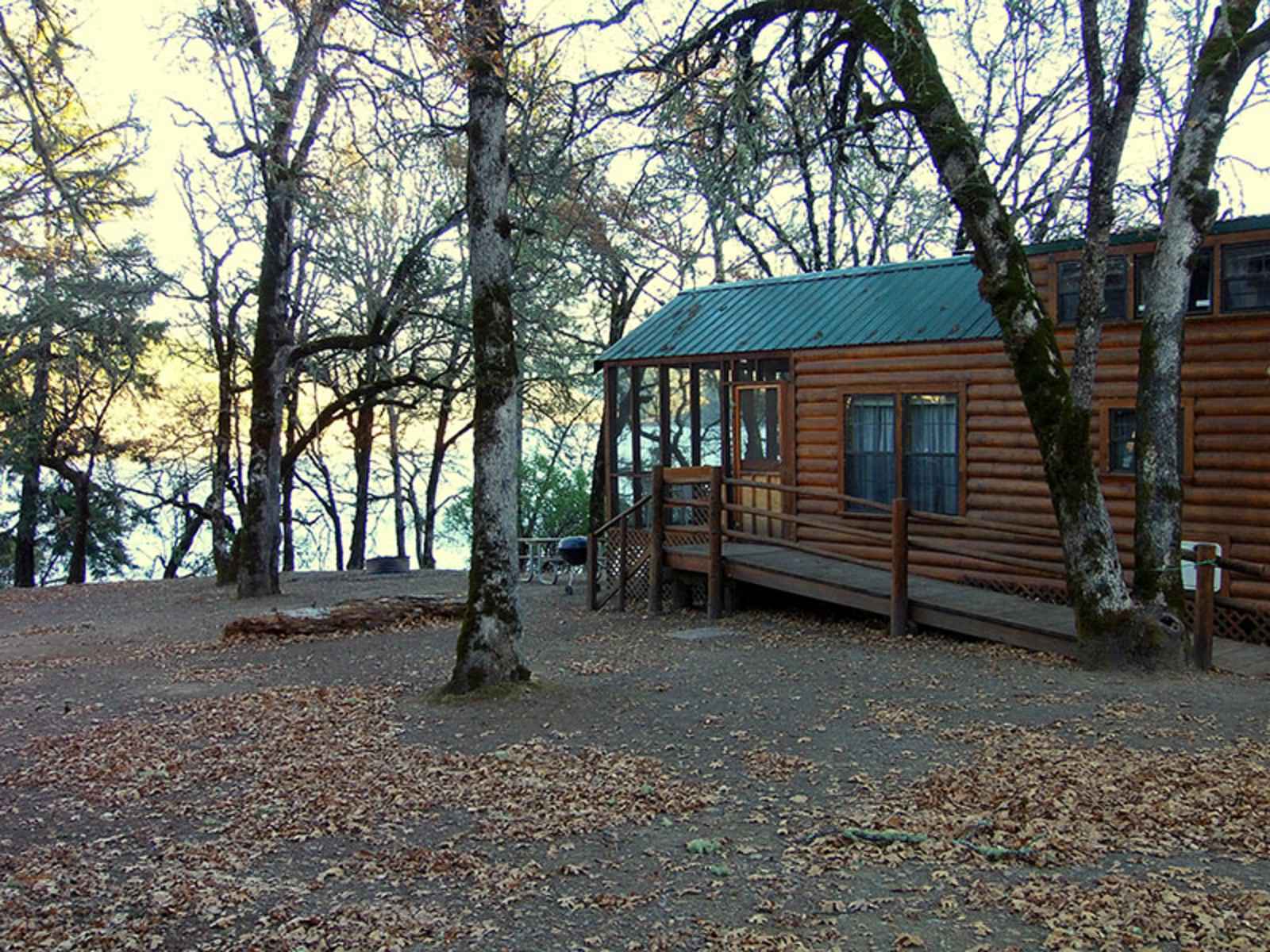 Lake Pillsbury Resort - Potter Valley, California - glamping.directory