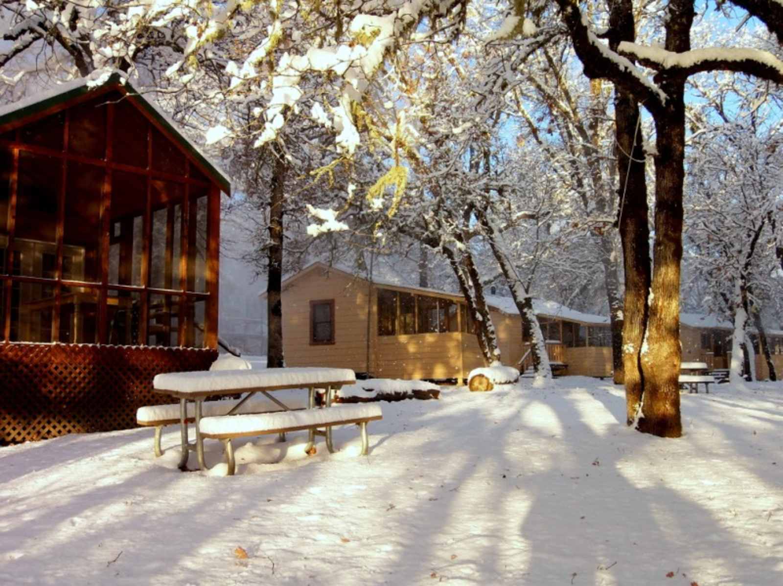 Lake Pillsbury Resort - Potter Valley, California - glamping.directory
