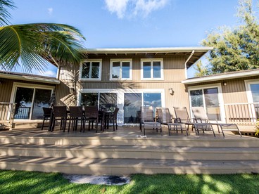 Secluded Oceanfront Villa with Spectacular Views of Kekaha Beach in Kauai, Hawaii - Kekaha, Hawaii - glamping.directory
