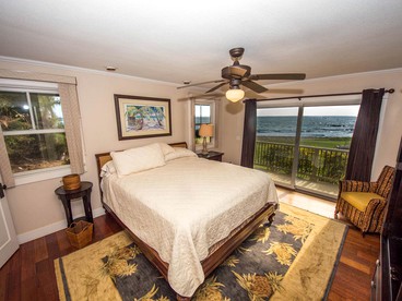 Secluded Oceanfront Villa with Spectacular Views of Kekaha Beach in Kauai, Hawaii - Kekaha, Hawaii - glamping.directory