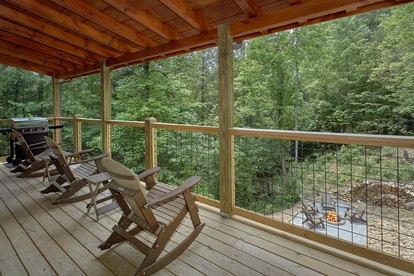 Fun-Filled Sevierville Cabin with a Pool and Mini-Golf for Family Getaways in Tennessee - Sevierville, Tennessee - glamping.directory