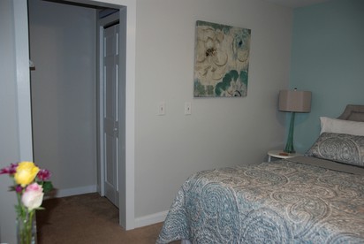 Romantic Suite Rental on the Shores of Keuka Lake in Upstate New York - Penn Yan, New York - glamping.directory
