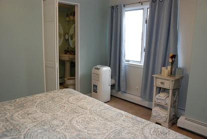 Romantic Suite Rental on the Shores of Keuka Lake in Upstate New York - Penn Yan, New York - glamping.directory