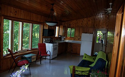 Romantic Suite Rental on the Shores of Keuka Lake in Upstate New York - Penn Yan, New York - glamping.directory