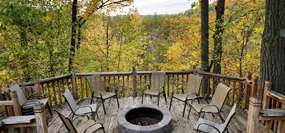 Lakefront Family-Friendly Cabin with a Games Room in Birchwood, Wisconsin - Birchwood, Wisconsin - glamping.directory