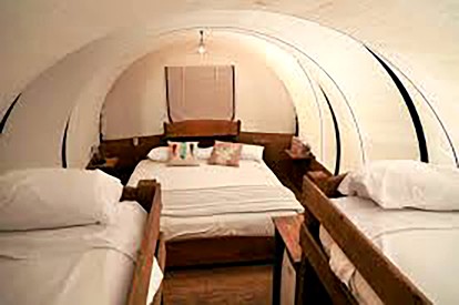 Spacious Wagon Ideal for Small Groups with Fire Pit in Utah - Alton, Utah - glamping.directory