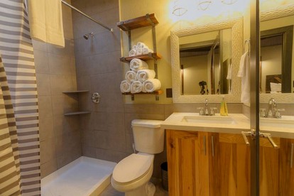 Charming Cabin Perfect for a Romantic Getaway with Patio in Sedona, Arizona - Sedona, Arizona - glamping.directory