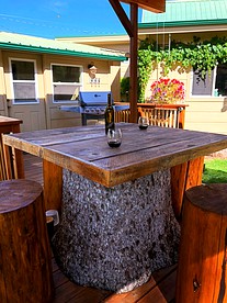 Cozy Five-Person Fishing Cabin with a Private Deck in Darby, Montana - Darby, Montana - glamping.directory