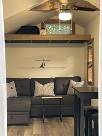 Cute Tiny House near Falmouth Heights Beach and close to Martha's Vineyard in East Falmouth, Massachusetts - East Falmouth, Massachusetts - glamping.directory