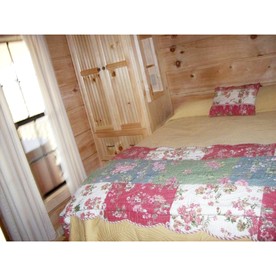 Romantic Rural Retreat with Fireplace and Private Hot Tub on 20 Acres, near Historic Hendersonville and Asheville, NC - Hendersonville, North Carolina - glamping.directory