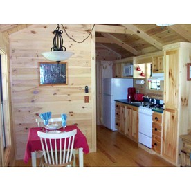 Romantic Rural Retreat with Fireplace and Private Hot Tub on 20 Acres, near Historic Hendersonville and Asheville, NC - Hendersonville, North Carolina - glamping.directory