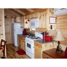 Romantic Rural Retreat with Fireplace and Private Hot Tub on 20 Acres, near Historic Hendersonville and Asheville, NC - Hendersonville, North Carolina - glamping.directory