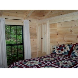 Romantic Rural Retreat with Fireplace and Private Hot Tub on 20 Acres, near Historic Hendersonville and Asheville, NC - Hendersonville, North Carolina - glamping.directory