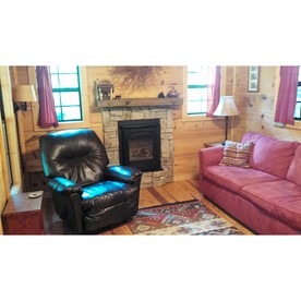 Romantic Rural Retreat with Fireplace and Private Hot Tub on 20 Acres, near Historic Hendersonville and Asheville, NC - Hendersonville, North Carolina - glamping.directory