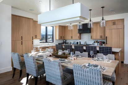 Impressive Mountain Villa with Hot-tub and Impressive Views in Big Sky, Montana - Big Sky, Montana - glamping.directory