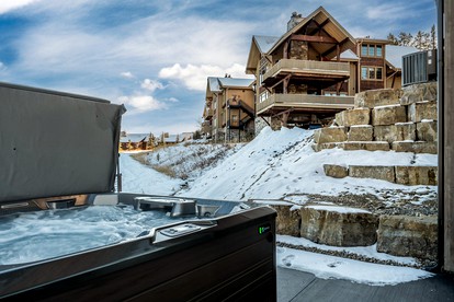 Impressive Mountain Villa with Hot-tub and Impressive Views in Big Sky, Montana - glamping.directory