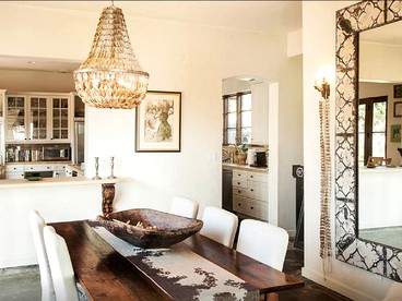 Lavish Villa Rental Overlooking Zuma Beach in Malibu, California - Malibu, California - glamping.directory