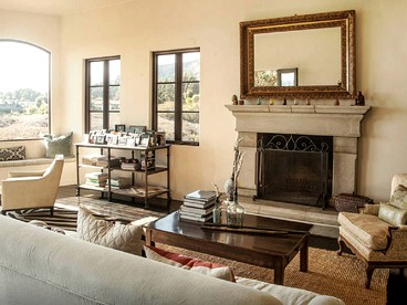 Lavish Villa Rental Overlooking Zuma Beach in Malibu, California - Malibu, California - glamping.directory