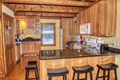 Private Cabin Rental on 20 Acres in Vermont, Perfect for Relaxing Escapes to Nature - Mount Holly, Vermont - glamping.directory