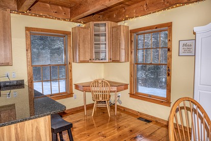 Private Cabin Rental on 20 Acres in Vermont, Perfect for Relaxing Escapes to Nature - Mount Holly, Vermont - glamping.directory