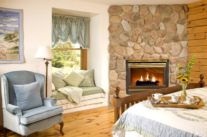 Elegant Country Getaway in a Bed and Breakfast in Arrington, Virginia - Arrington, Virginia - glamping.directory