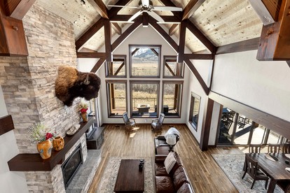 Luxury Mountain Lodge with Panoramic Views in Afton, Wyoming - Afton, Wyoming - glamping.directory