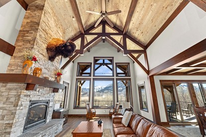 Luxury Mountain Lodge with Panoramic Views in Afton, Wyoming - Afton, Wyoming - glamping.directory