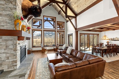 Luxury Mountain Lodge with Panoramic Views in Afton, Wyoming - Afton, Wyoming - glamping.directory