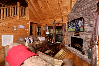 Wooden Pet-Friendly Cabin with Hot-Tub, Game Room and Pool in Sevierville, Tennessee - Sevierville, Tennessee - glamping.directory