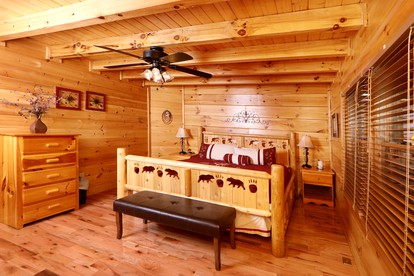 Wooden Pet-Friendly Cabin with Hot-Tub, Game Room and Pool in Sevierville, Tennessee - Sevierville, Tennessee - glamping.directory