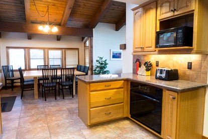 Mountain Vacation Rental with Private Hot Tub in Truckee, California - Truckee, California - glamping.directory