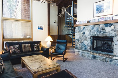 Mountain Vacation Rental with Private Hot Tub in Truckee, California - Truckee, California - glamping.directory
