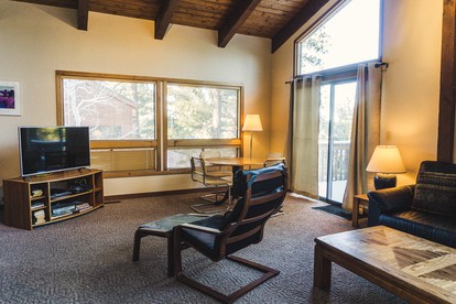 Mountain Vacation Rental with Private Hot Tub in Truckee, California - Truckee, California - glamping.directory