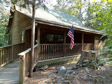 Impressive Log Cabin with Hot-tub and Fire Pit in Mount Ida, Arkansas - glamping.directory