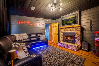 Spacious Cabin with Game Room, Hot Tub & 3 Decks Near Smoky Mountains, Sevierville, TN - Sevierville, Tennessee - glamping.directory