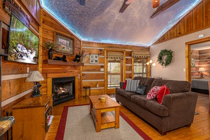 Cozy Cabin with Barbecue Perfect for a Romantic Getaway in Pigeon Forge, Tennessee - Pigeon Forge, Tennessee - glamping.directory
