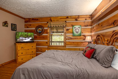 Cozy Cabin with Barbecue Perfect for a Romantic Getaway in Pigeon Forge, Tennessee - Pigeon Forge, Tennessee - glamping.directory