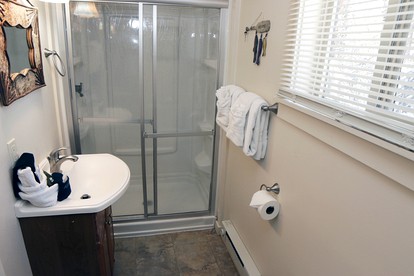 Wooden Cabin with Jacuzzi Suitable for Groups in Colorado - Estes Park, Colorado - glamping.directory
