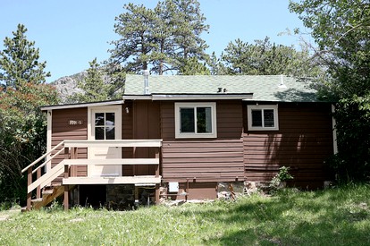 Wooden Cabin with Jacuzzi Suitable for Groups in Colorado - Estes Park, Colorado - glamping.directory