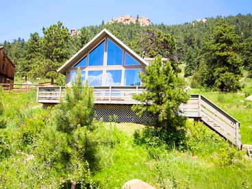 Gorgeous Custom Built Cabin with a Hot Tub near Denver, Colorado - glamping.directory
