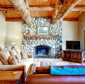 Secluded Mountain-View Retreat with Hot Tub and Fireplaces Near Scenic Trails in Driggs, Idaho - glamping.directory