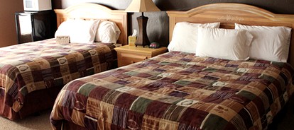 Charming Room on a Lodging Retreat Amid the White Mountains in Greer, Arizona - Greer, Arizona - glamping.directory