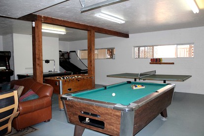 Charming Room on a Lodging Retreat Amid the White Mountains in Greer, Arizona - Greer, Arizona - glamping.directory