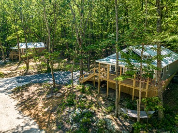 Fantastic Peaceful Cabin in Fort Payne, Alabama - Fort Payne, Alabama - glamping.directory