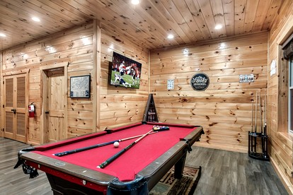 Charming Mountain Cabin with Theater Room and Pool Table in Tennessee - Gatlinburg, Tennessee - glamping.directory